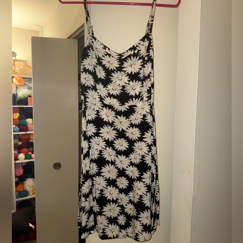 SO Black and White Daisy Dress